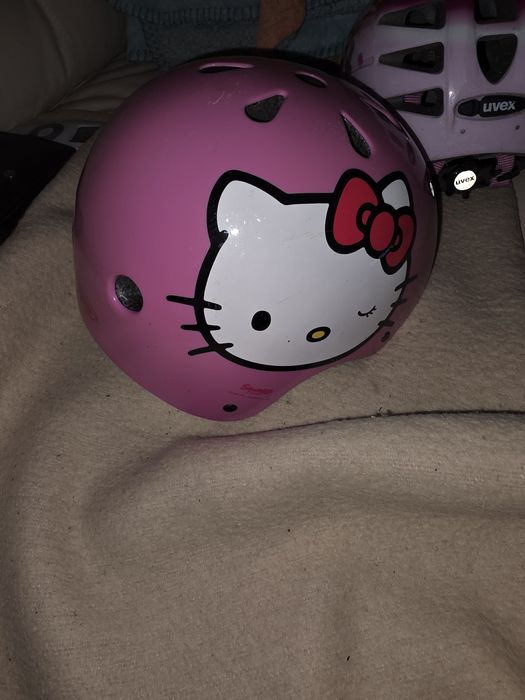 Hello Kitty Kask Dziecięcy i UVEX  w super stanie cena dotyczy wszystk