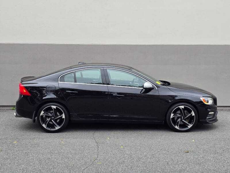 2016  Volvo  S60