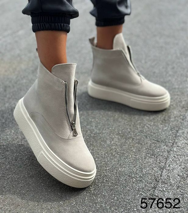 Жіночі шкіряні демісезонні черевики в кольорах