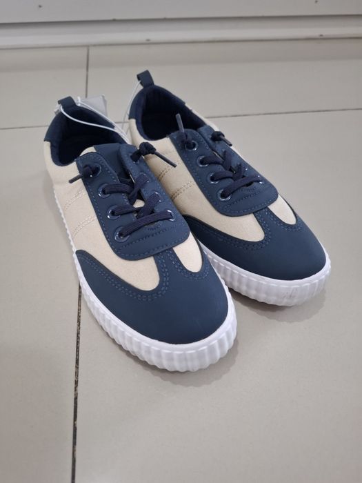 Buty sportowe lekkie chłopięce 34 nowe