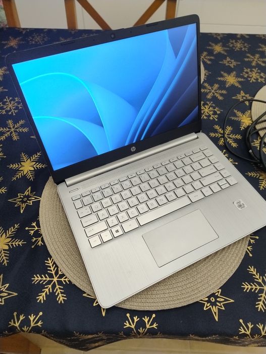Laptop HP 14s-dq1033nw | i3 | 8 GB RAM | SSD 512 GB | Windows 11 | Sta