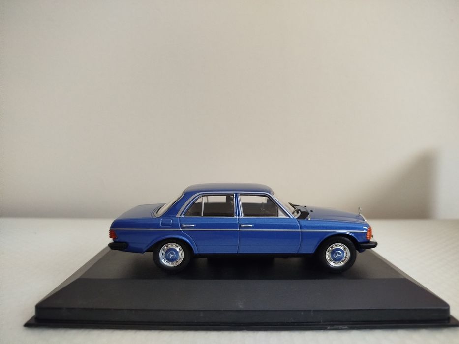 Miniatura Mercedes 200D 1/43 Nova