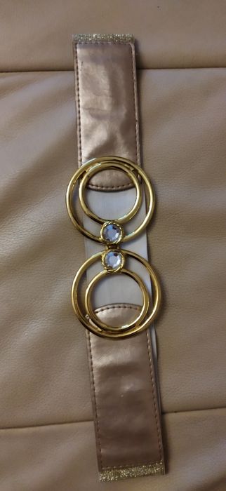 Pasek złoty z piękną klamrą