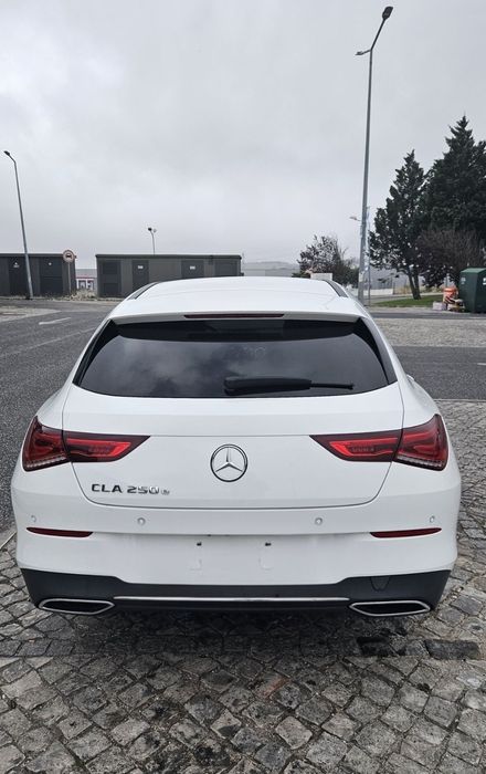 Mercedes  CLA  250e full extras, revisões  na  marca..