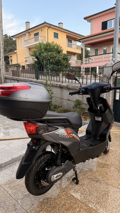 Scooter Elétrica GOOSE TWOL | 25 km/h | Apenas 173 km | 600€