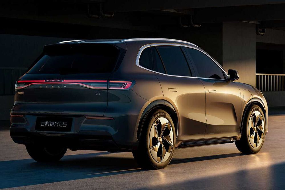 Електричний кросовер GEELY EX5 .  AUTOCHINA  Кривий Ріг .