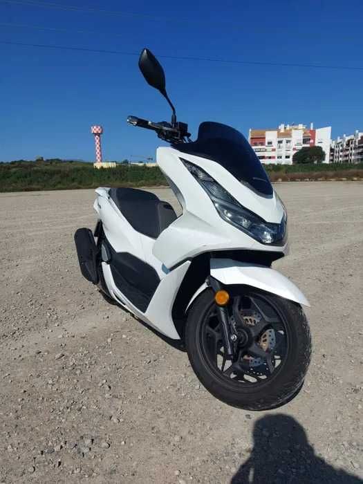 Aluguer/Rent Honda PCX 125 e Yamaha Nmax 65€
