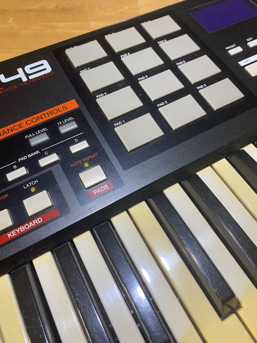 AKAI MPK49 Professional