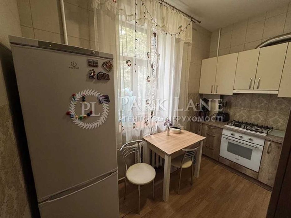 Центр Поділ купити 2к євроремонт Верхній Вал 50а