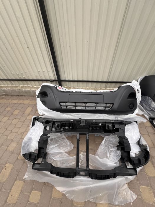 Бампер Реном мастєр