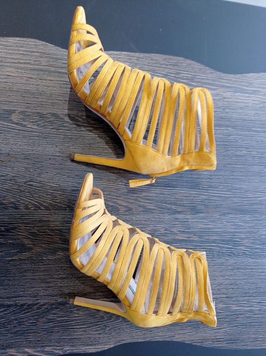 Buty Zara Basic Collection roz. 38