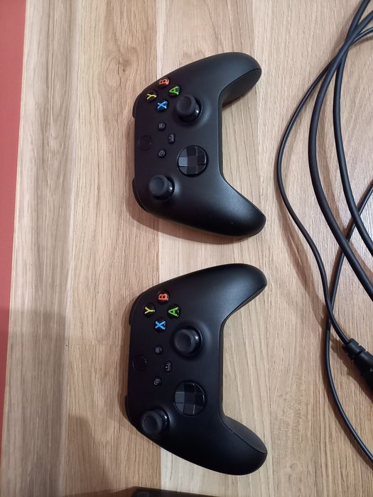 Xbox Series X + 2 pady okablowanie