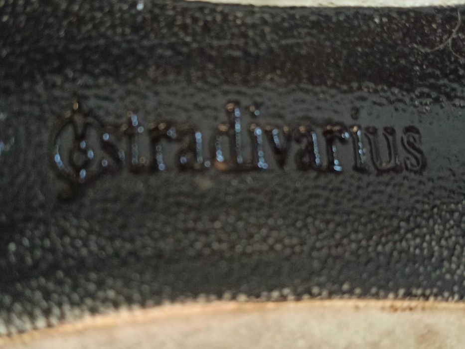 Брендові  кросівки Stradivarius 38 розмір.