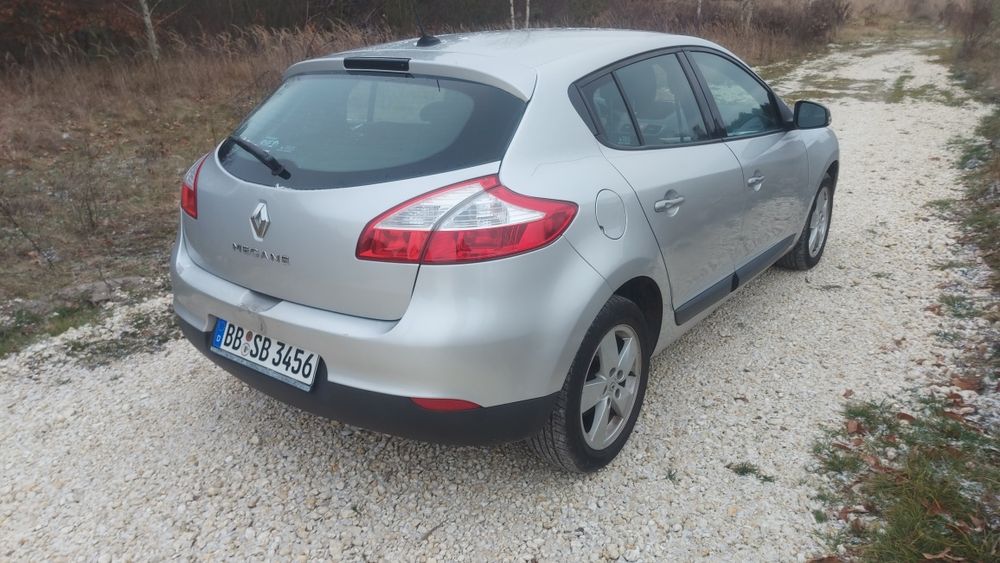 Renault Megane 3 1.6 16 V benzyna hatchback z Niemiec klimatyzacja nav