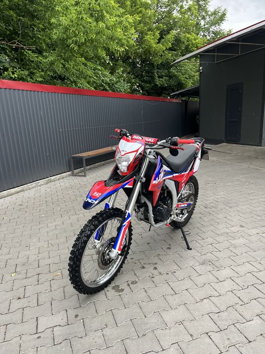 Продам лося 250.