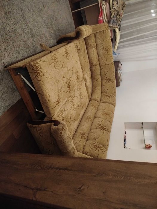 Продам угловой диван 205х130 размер