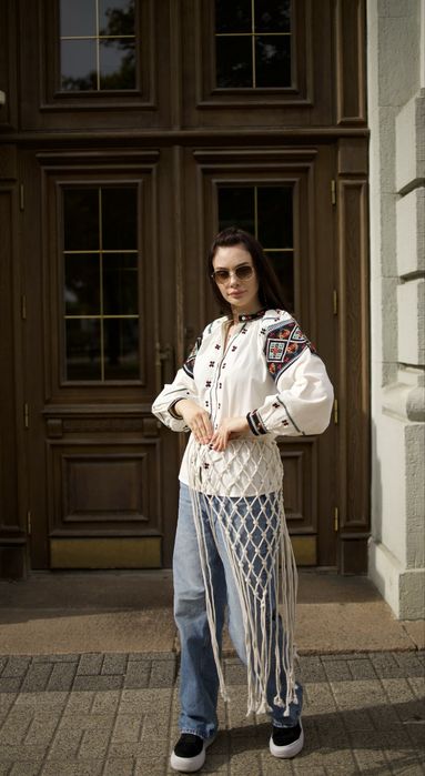 Жіноча вишита сорочка