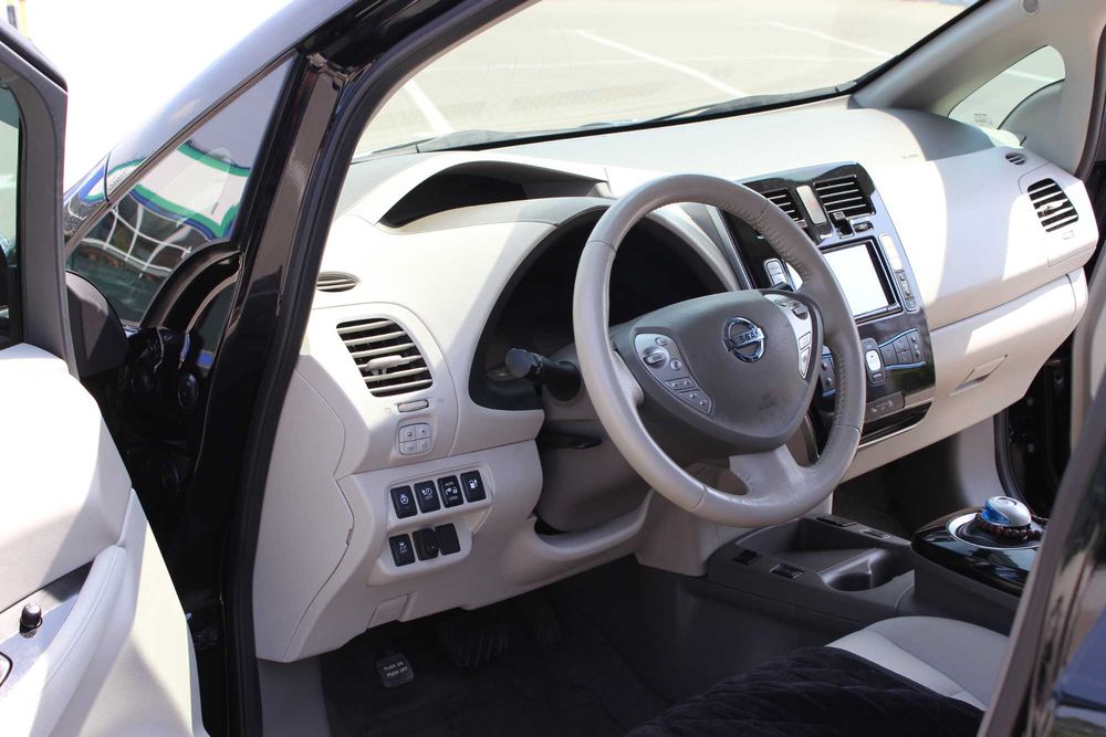 В продаже Nissan Leaf