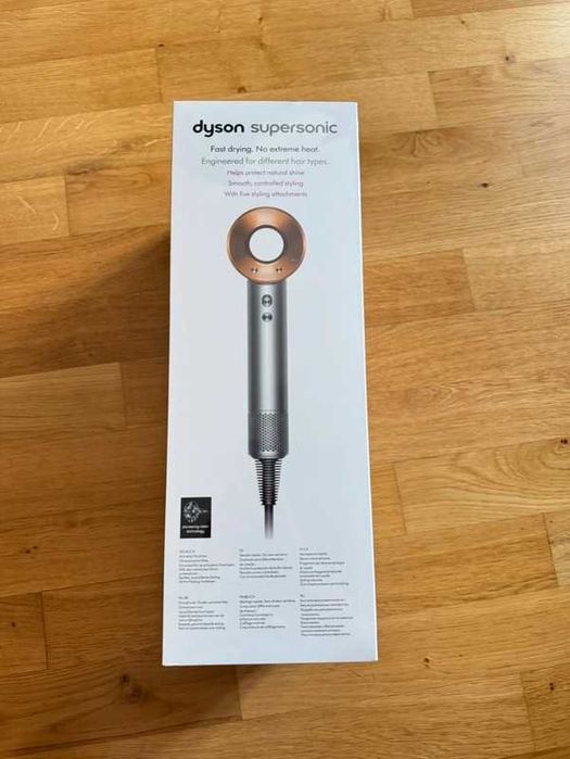 Świetna suszarka do włosów.