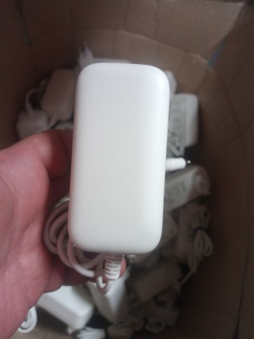 Електрошрот  100 штук Блок живлення Deutsche Telekom 12В 12V 2,5A 30W