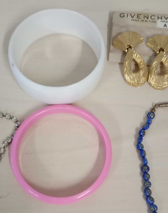 Fios, pulseiras e brincos, lote todo por 5€