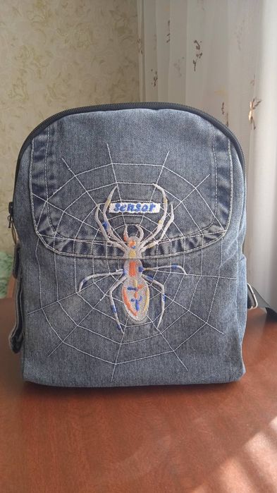 Джинсовый рюкзачок, ручная работа.