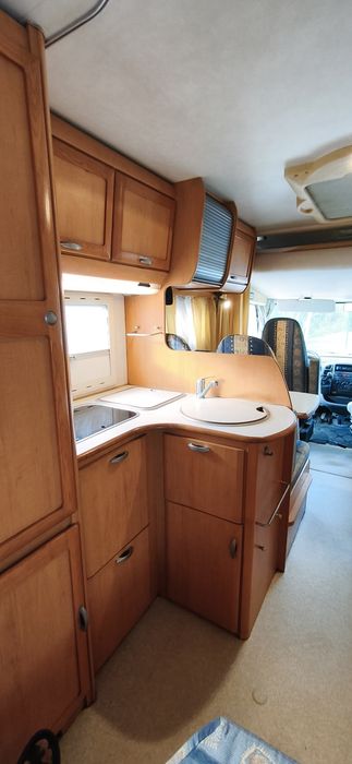 Autocaravana hymer 2.8  5 lugares de livrete