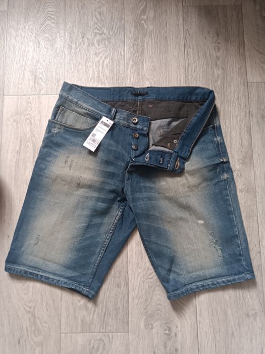 Продам новые джинсовые шорты sisley