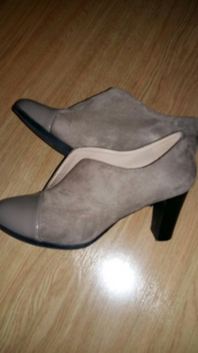 Sapato camurça Novos 38