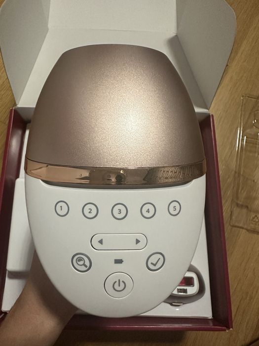 Depilator laserowy Philips Lumea 9000