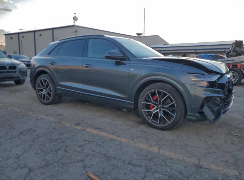 AUDI Q8 перед зад права ліва сторона в наявності ОРИГІНАЛ