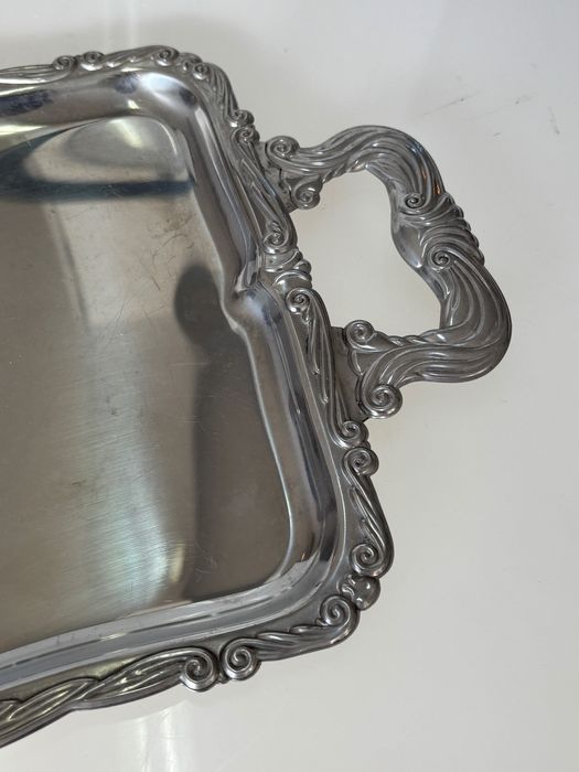 Bandeja rectangular de servir com pegas