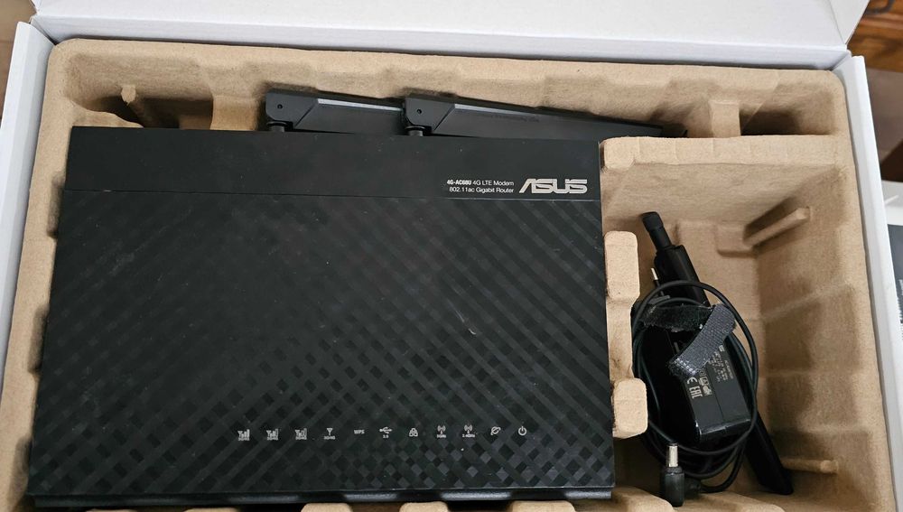 Asus 4G-AC68U Router WI FI, LTE
