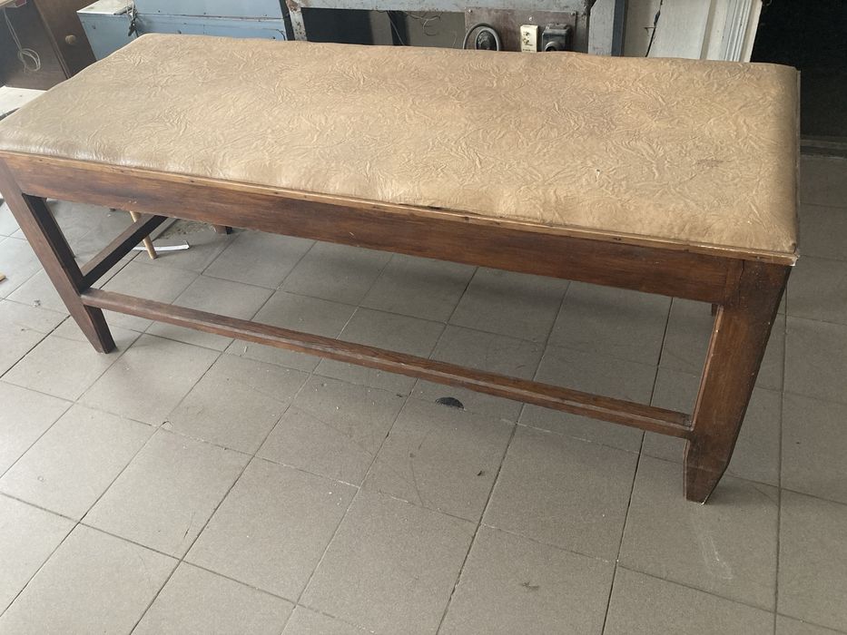 Тахта деревянная.