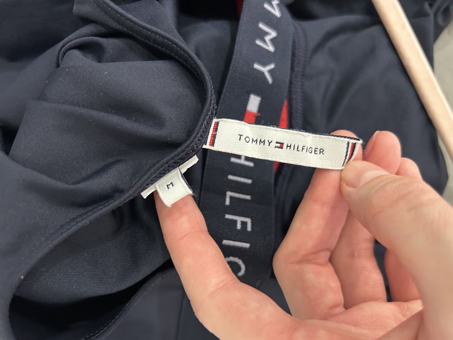 Неймовірний оригінальний суцільний купальник Tommy Hilfiger розмір М