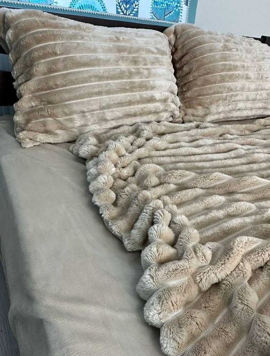 Постільна білизна Шарпей ВЕЛЮРОВА Koloco ЄВРО Світло-бежева