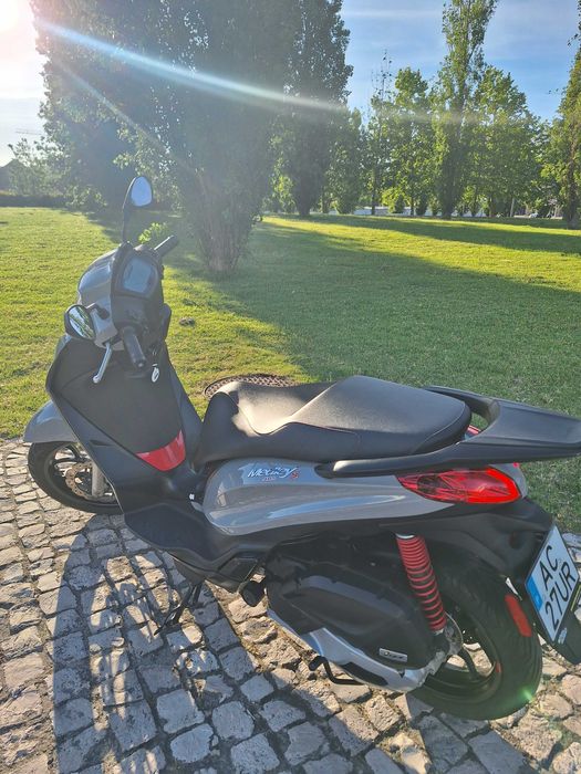 Piaggio Medley 125 com poucos km