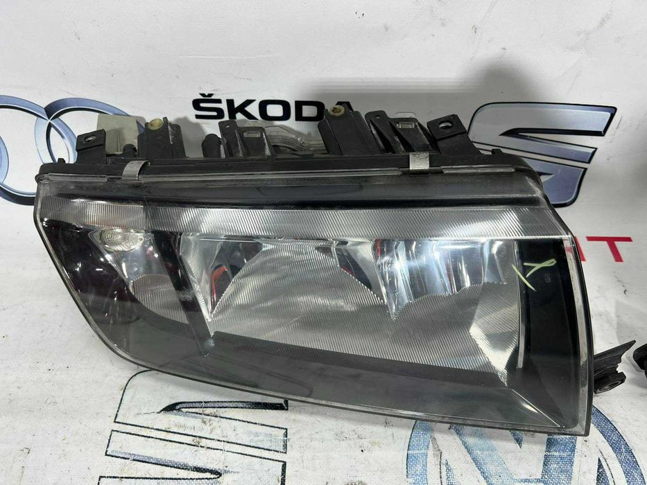 Фара фари Skoda Fabia 1 Шкода Фабія 1