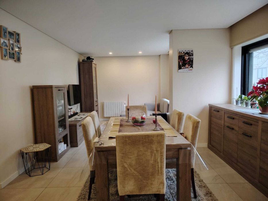 T2 Aldoar Garagem Fechada Renovado