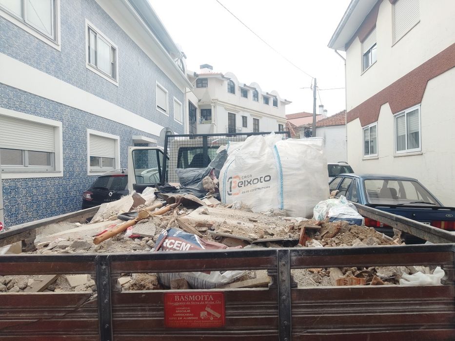 Faço limpeza de entulho e todos tipos de lixos