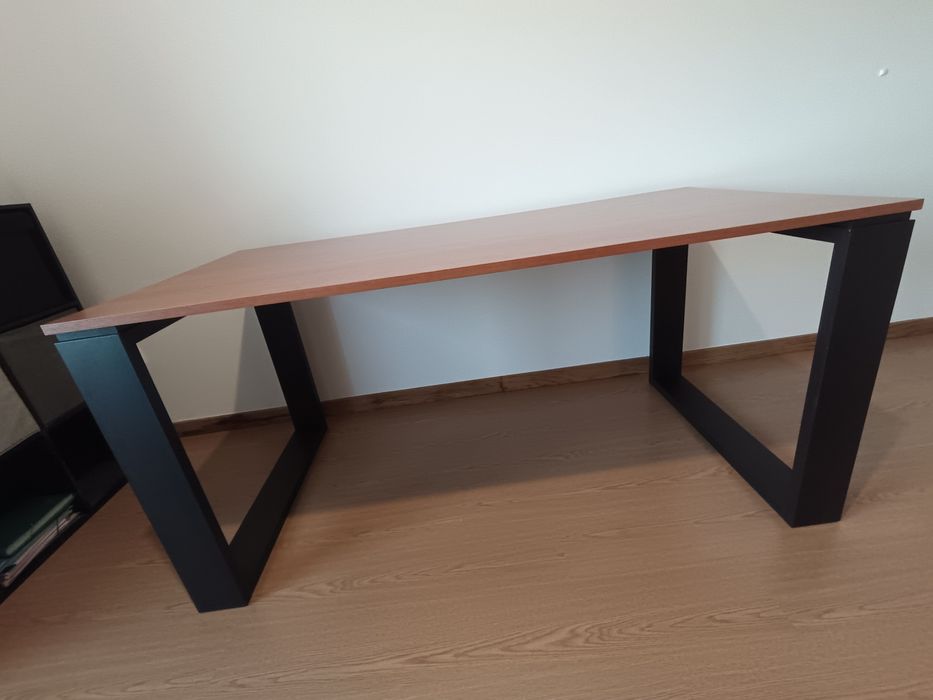 Secretária 160 cm – Como Nova – Estilo Moderno