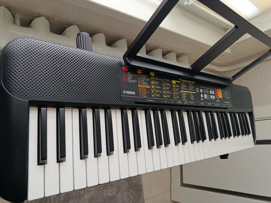 Синтезатор  Yamaha f 52