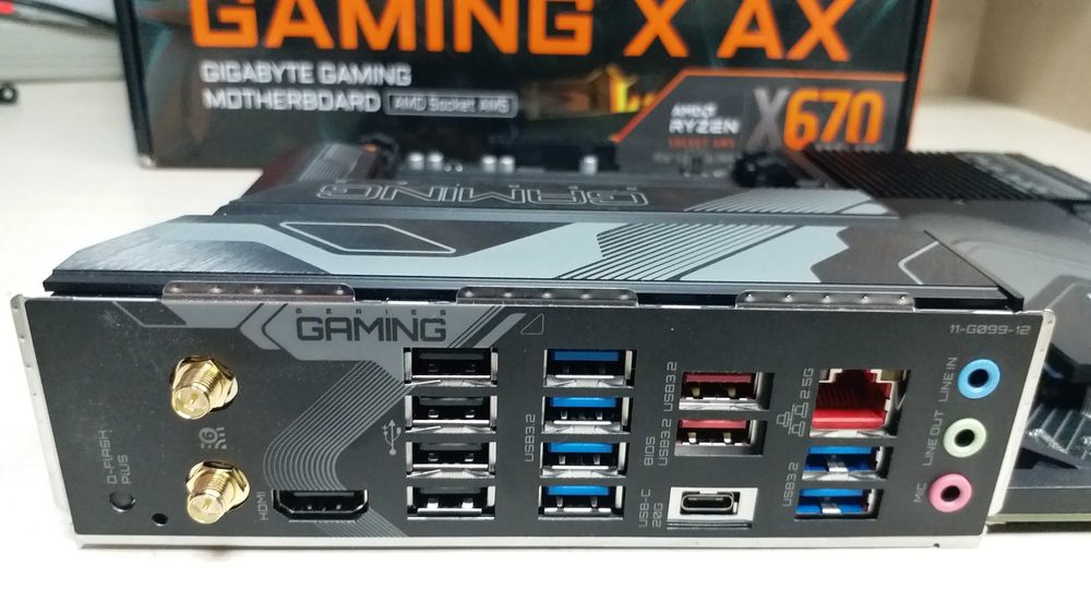 Gigabyte  X670 Gaming X AX  AM5  DDR5