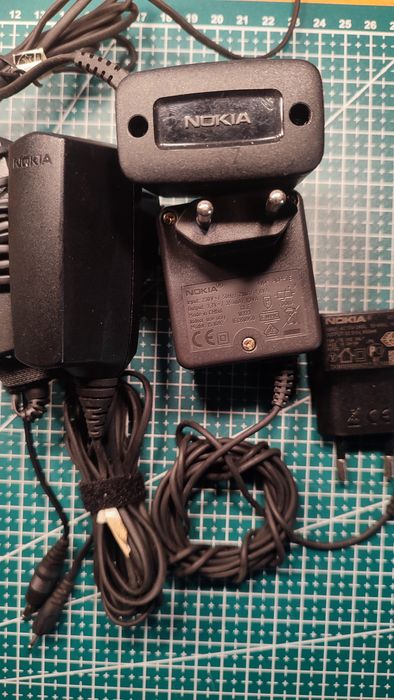 Carregadores Nokia 2mm e 3,5mm