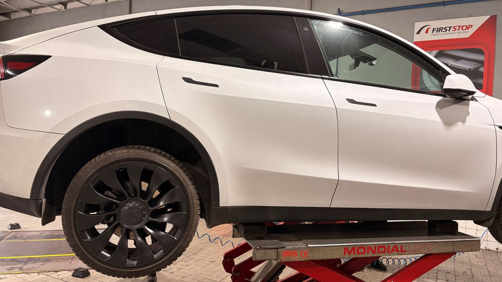 Jantes Tesla Model Y Performance e Pneus novos.