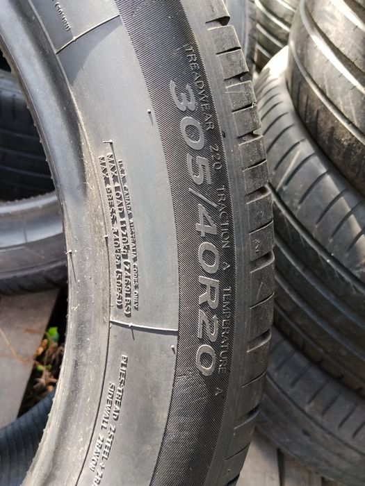 Hankook 305 40 r20 2шт шини bmw х5 літні б'у з Європи