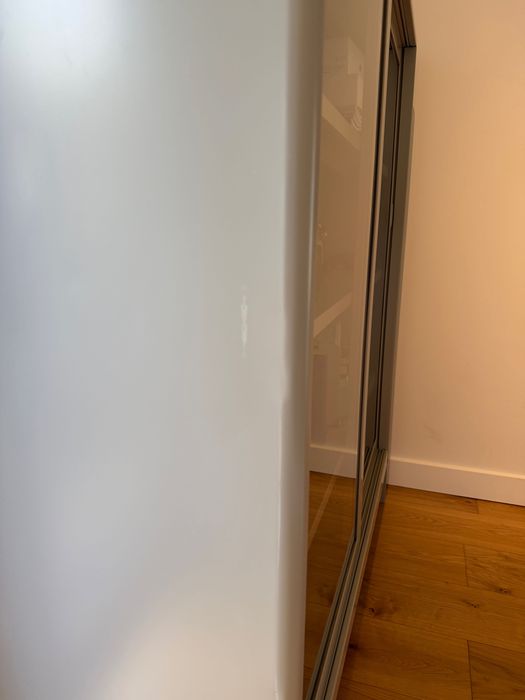 Ikea Idasen Prateleira com portas em vidro