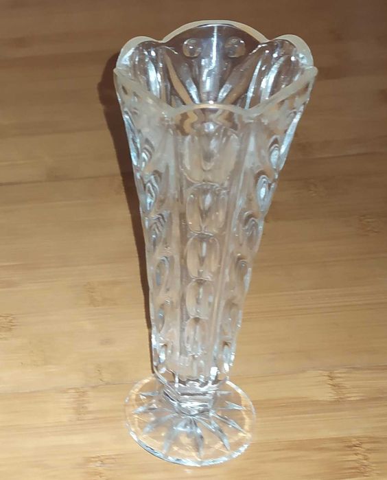Красивая ваза.Вазы для цветов. Хрусталь.