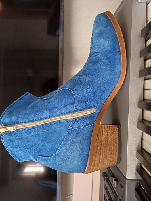 Козаки з натуральної замші