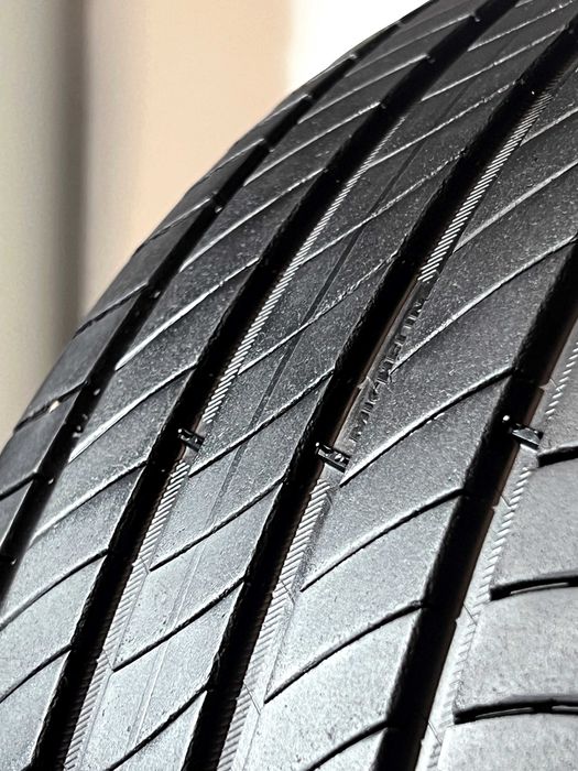 Pneus Michelin Primacy 4 (EV) - 235/40/19 - Como NOVOS